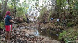 KALURAHAN PENGKOL KERJA BAKTI PEMBERSIHAN SUNGAI 